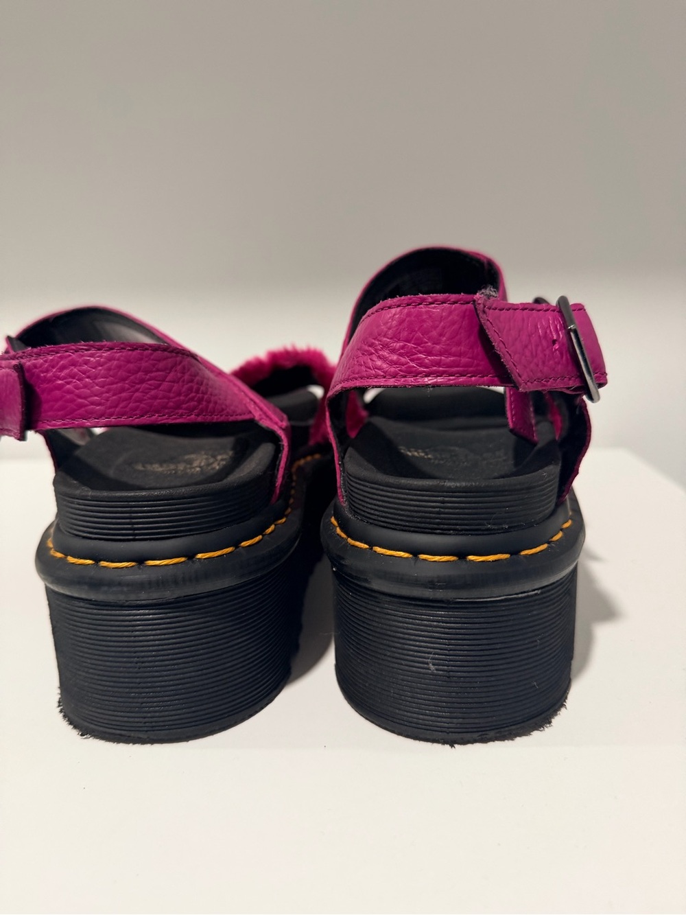 Dr Martens VOSS FLUFFY FAUX FUR PLATFORM SANDALS size 9 - Picture 5 of 10